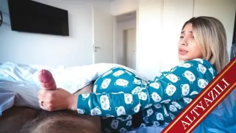 Azınca Sevgilisine Bi Posta Daha Kayıyor